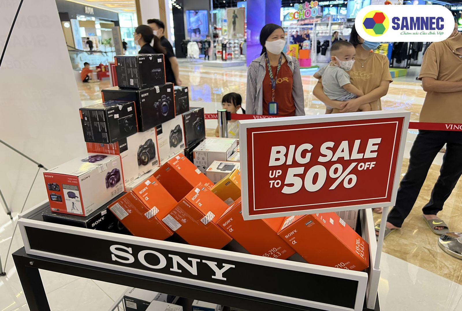 Samnec khai trương Sony Center Vincom Smart City