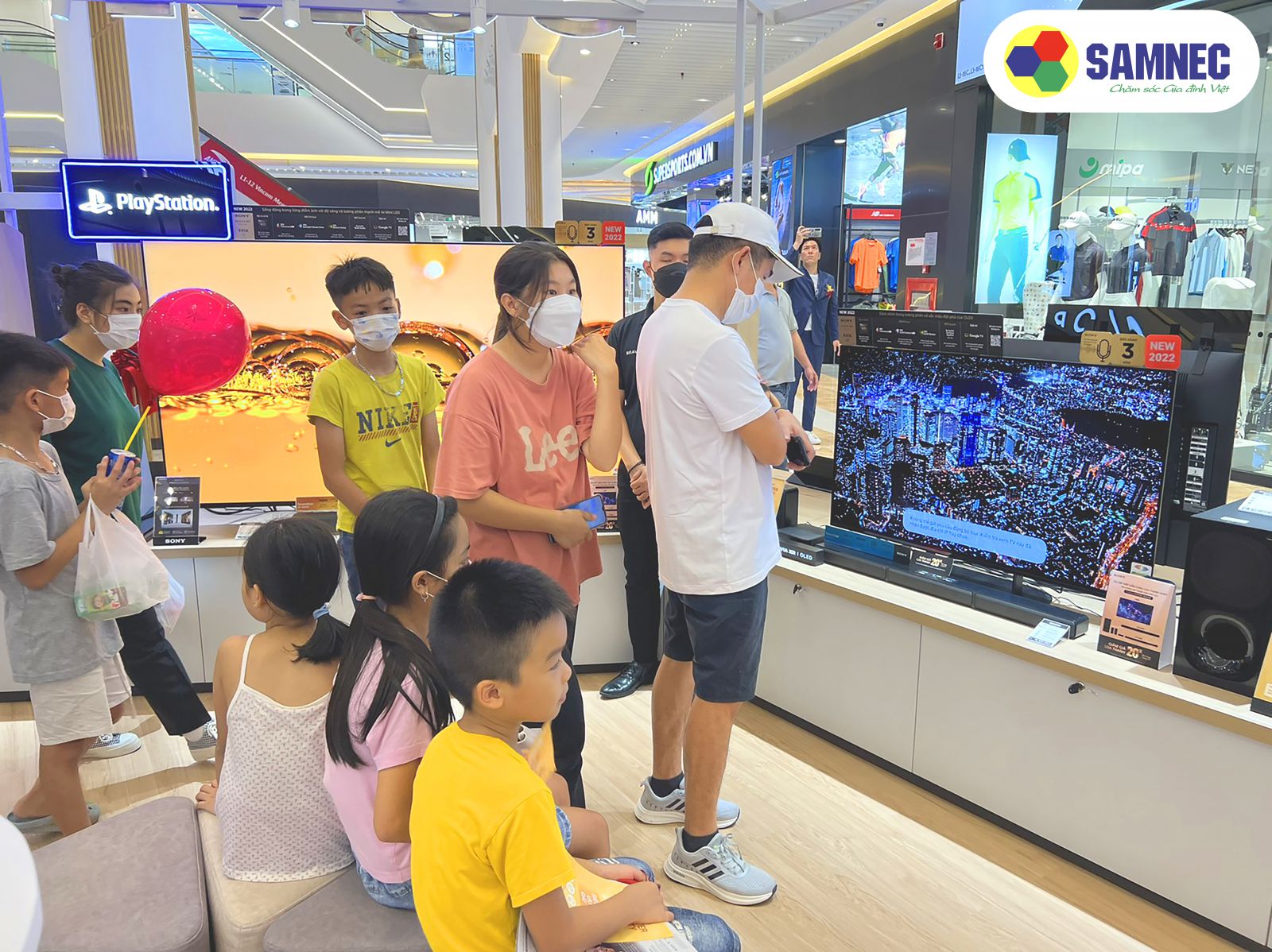 Samnec khai trương Sony Center Vincom Smart City