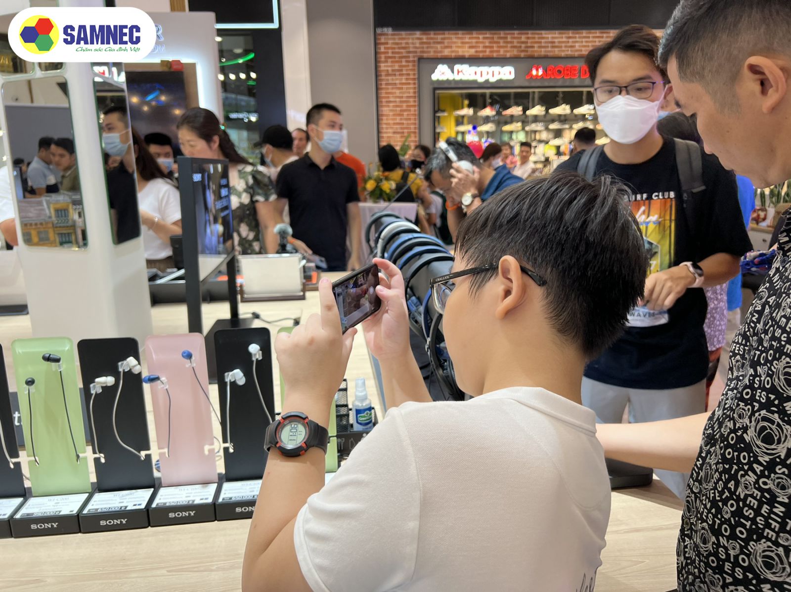 Samnec khai trương Sony Center Vincom Smart City