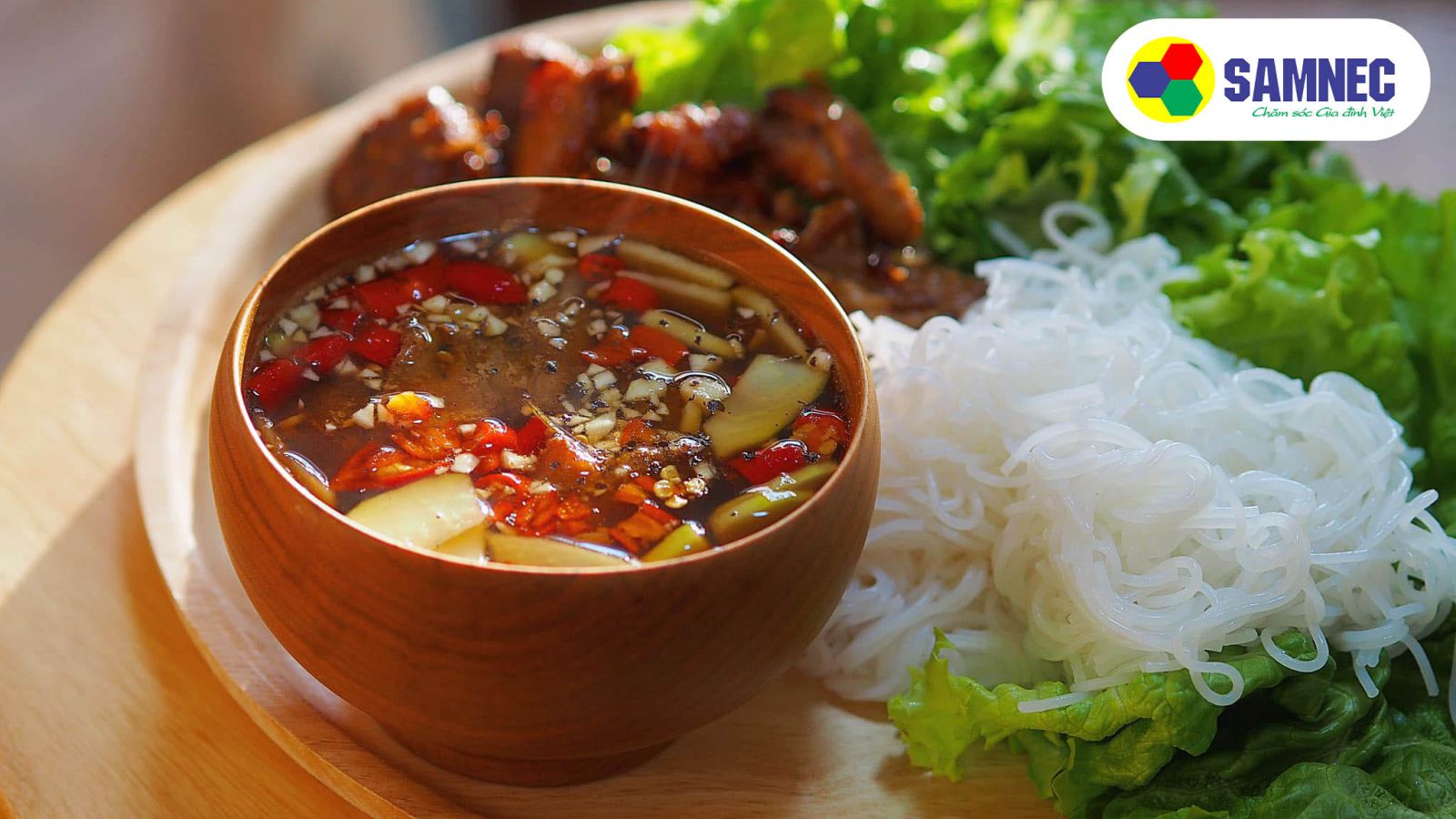 Mắm chấm thịt nướng