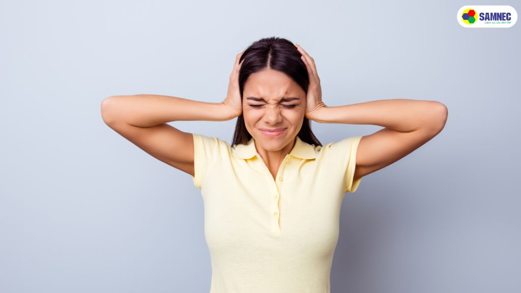 Gây ra tiếng ồn lớn