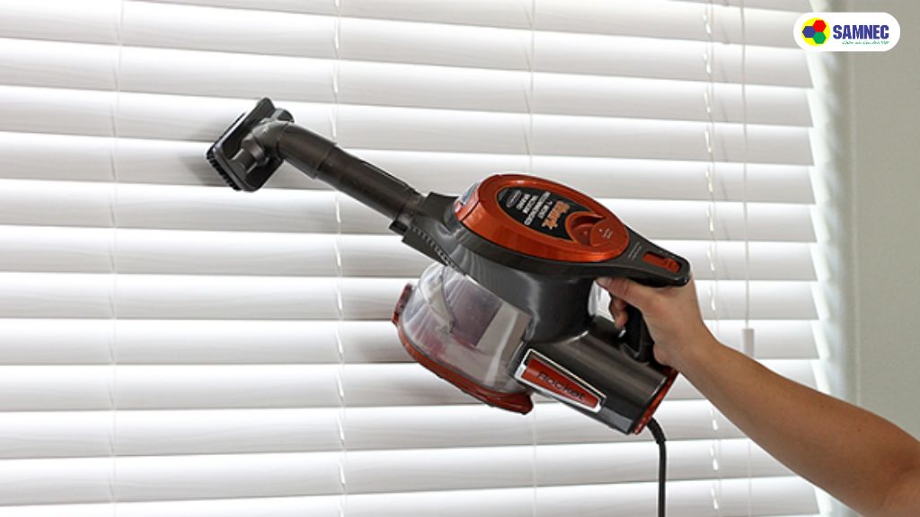 hút bụi rèm cửa