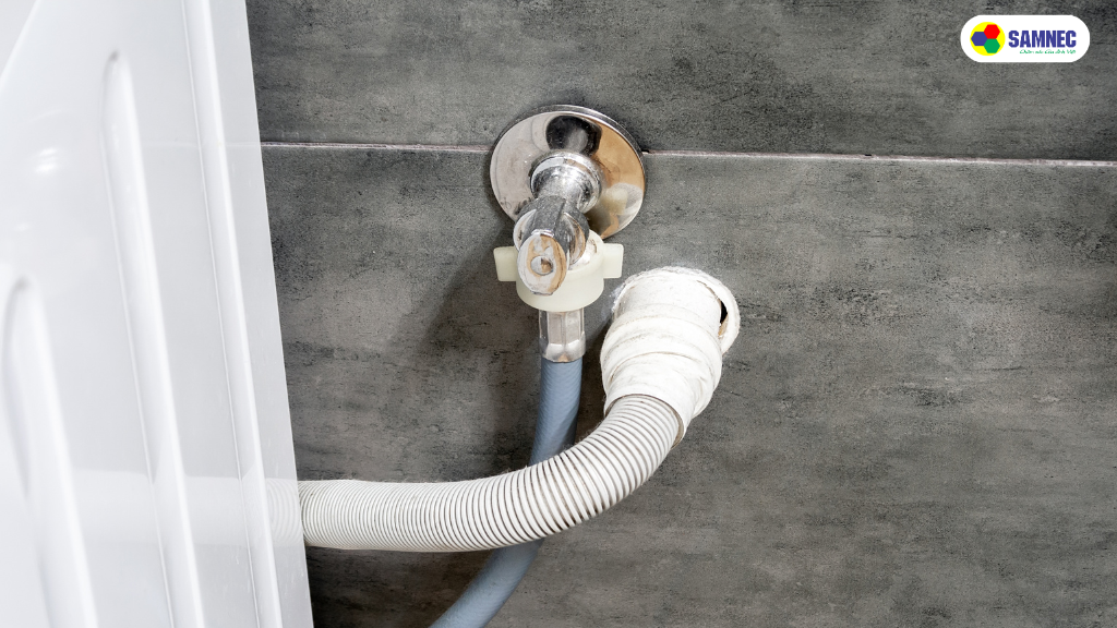 Kiểm tra đường ống và màng lọc máy giặt