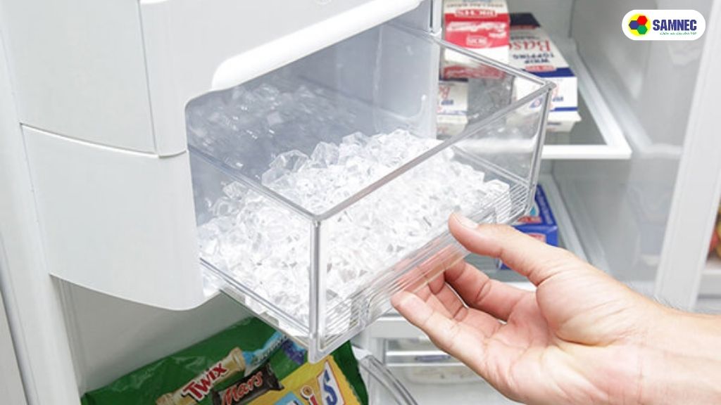 Chờ 3-4 tiếng để nước đông đá lần đầu tiên