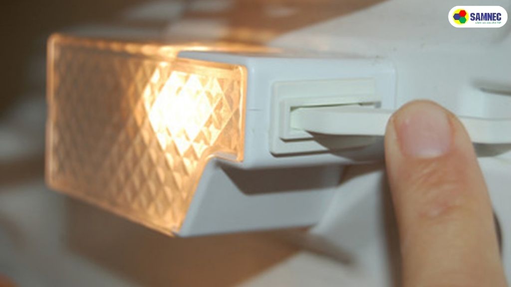 Cháy bóng đèn tủ lạnh