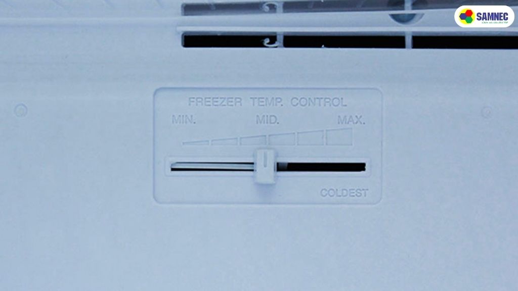 Nút  điều chỉnh lượng gió "Freezer Temp Control"