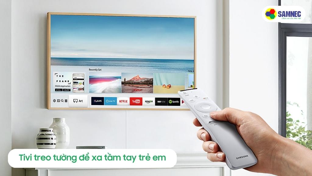 Tivi treo tường để xa tầm tay trẻ em