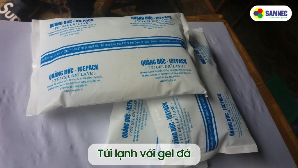 Túi lạnh với gel đá