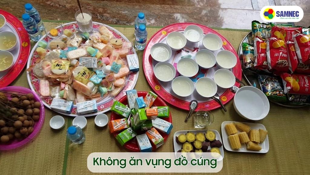 Không ăn vụng đồ cúng