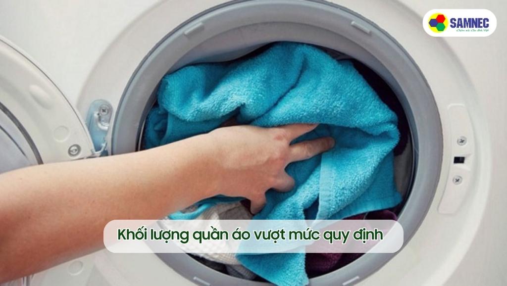 Khối lượng quần áo vượt mức quy định