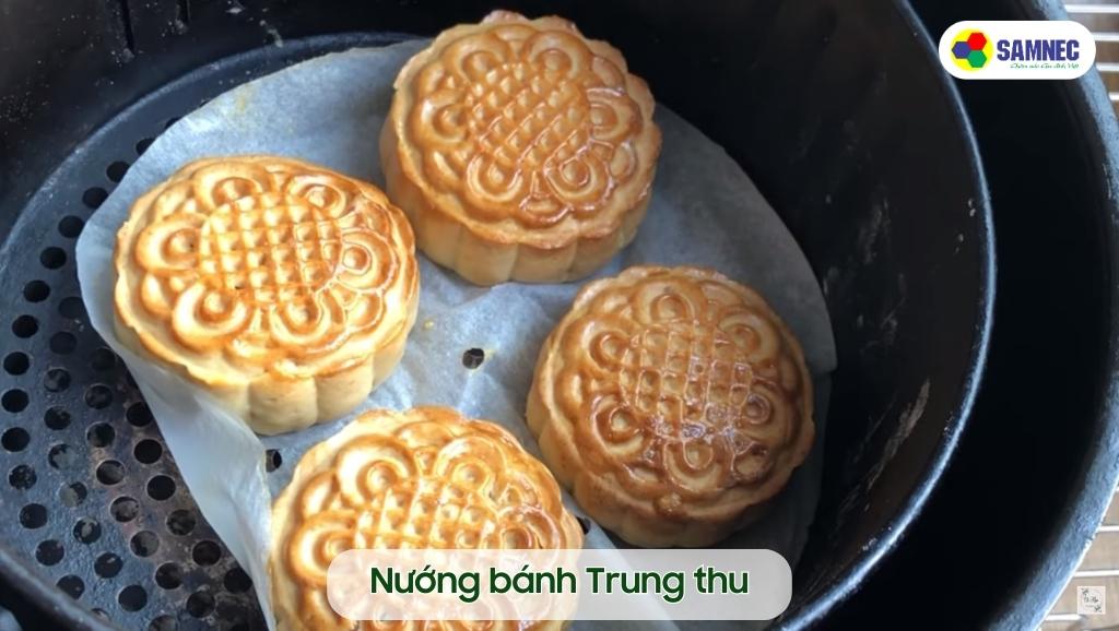 Nướng bánh Trung thu