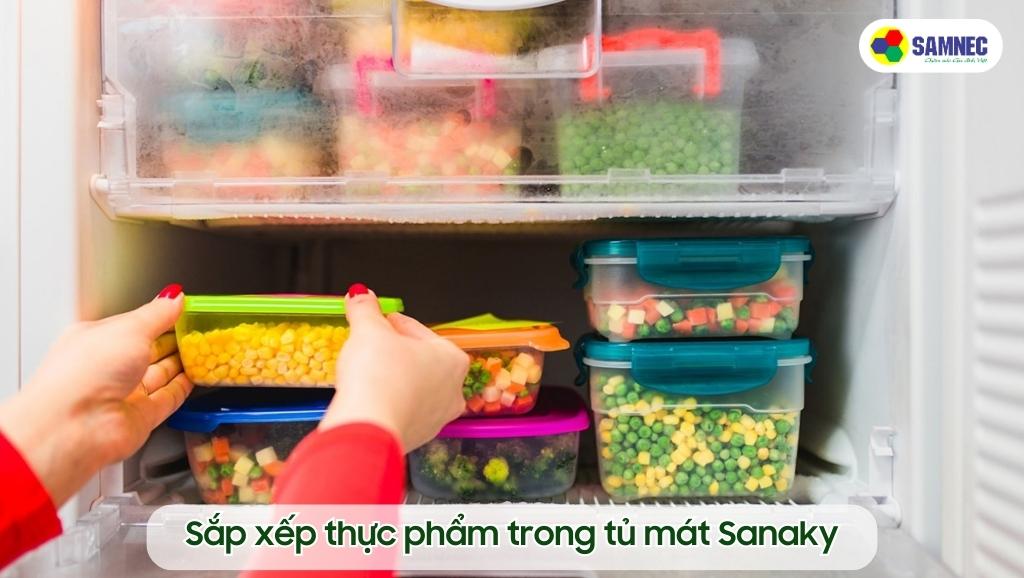 Sắp xếp thực phẩm trong tủ mát Sanaky