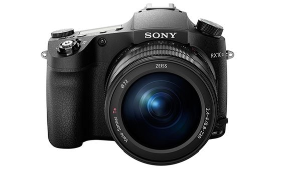 Thiết kế cải tiến gọn nhẹ, dễ cầm nắm, thao tác chụp ảnh dễ dàng