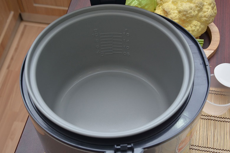 Nồi cơm nắp gài Sharp KS-NR191STV – Lòng nồi tráng men chống dính siêu bền Nồi cơm nắp gài Sharp KS-NR191STV – Lòng nồi tráng men chống dính siêu bền