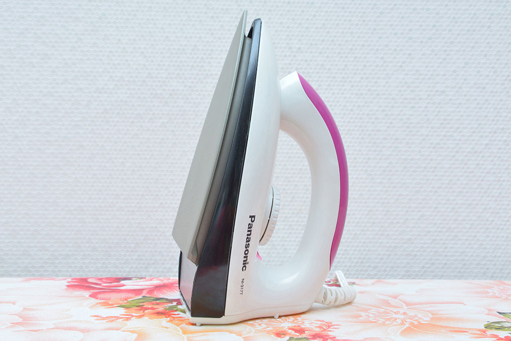 Bàn ủi khô Panasonic PABU-NI-317TXRA Bàn ủi khô Panasonic PABU-NI-317TXRA