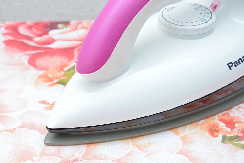 Bàn ủi khô Panasonic PABU-NI-317TXRA Bàn ủi khô Panasonic PABU-NI-317TXRA