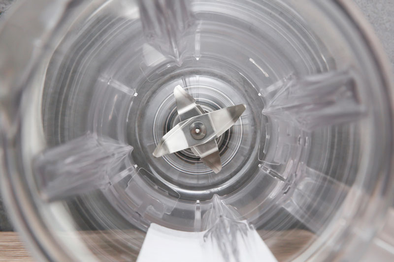 Lưỡi dao 4 cánh bằng thép không gỉ bền bỉ, sắc bén - Máy xay sinh tố Panasonic MX-M100GRA