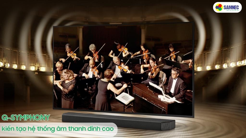 Kết hợp loa thanh và loa tivi với công nghệ Q-Symphony trên tivi Samsung AU8100