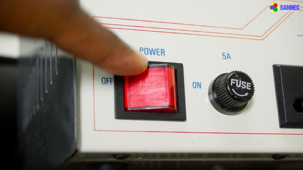 Do nguồn điện yếu hoặc không ổn định