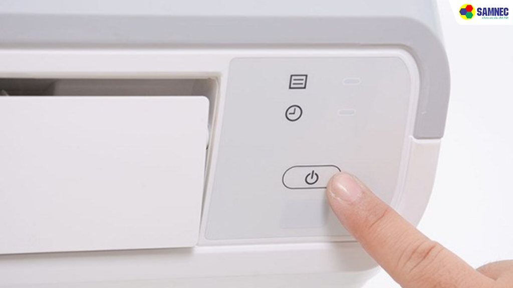 Sử dụng nút nguồn bật/tắt trên dàn lạnh