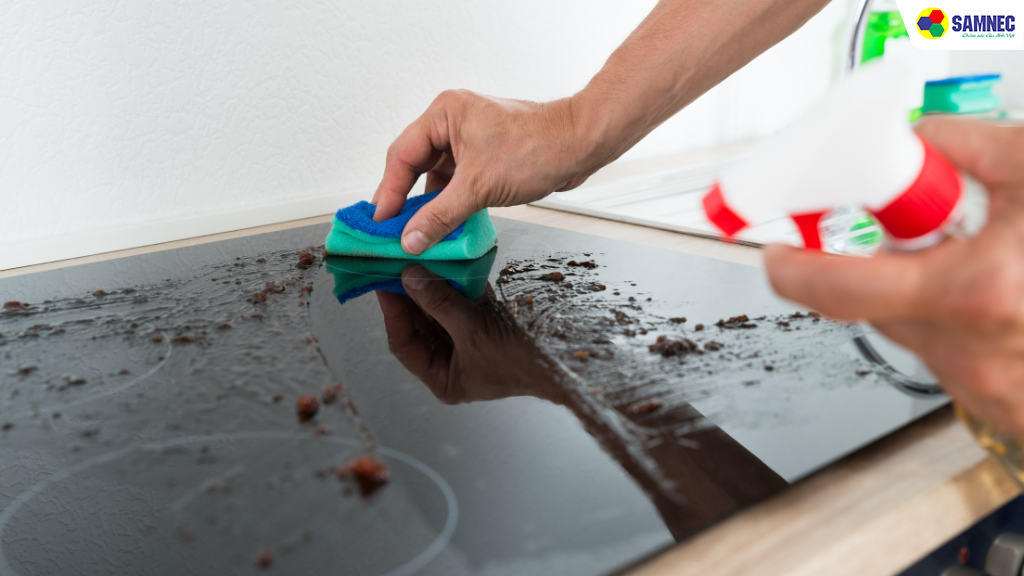 Lỗi thường gặp khi vệ sinh mặt kính bếp từ