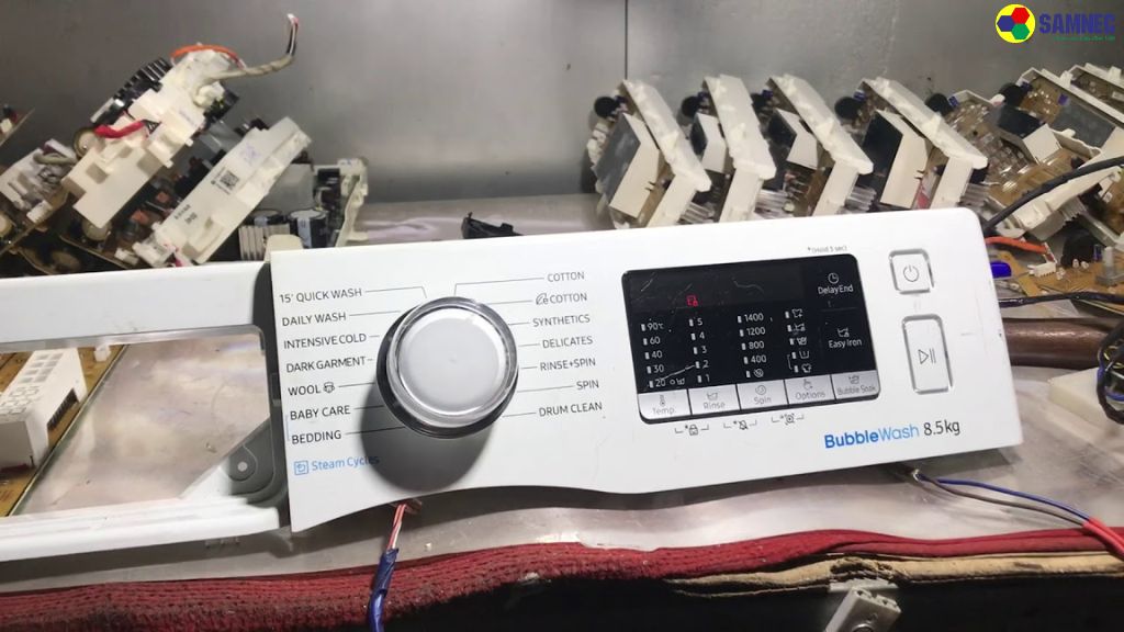 Bước 1: Tháo vỏ máy giặt để kiểm tra