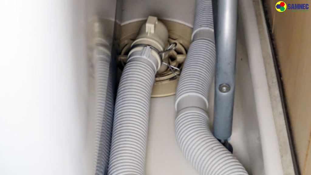 Ống xả nước tắc nghẽn, lỏng lẻo