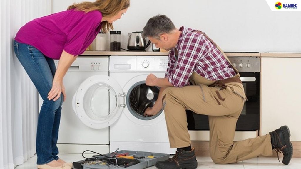 Máy nóng ở bàn điều khiển khi hoạt động