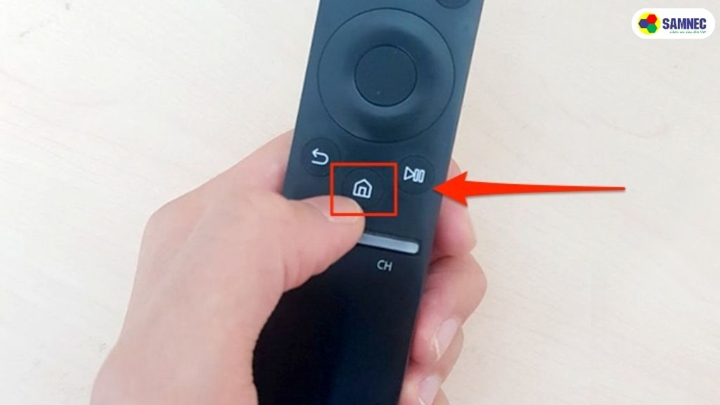 Nhấn "Menu" trên Remote