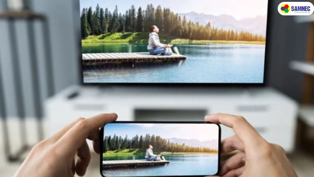 Bước 4: Khi đã thiết lập xong, bạn có thể sử dụng điện thoại để điều khiển tivi từ bất cứ đâu, trong khoảng cách tối đa 5m.