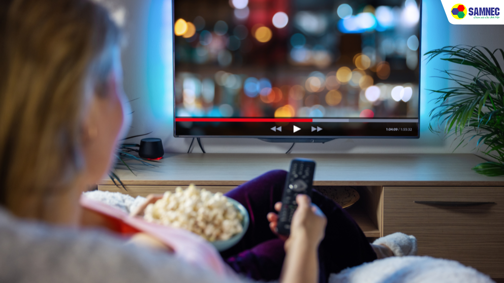 Diện tích phòng 30m2 thì chọn tivi bao nhiêu inch?