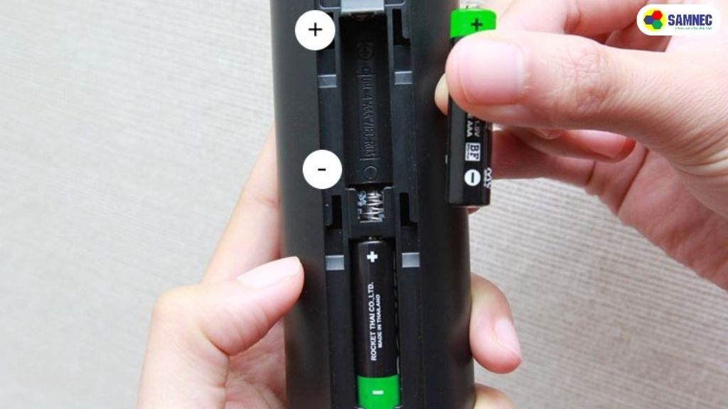 Kiểm tra pin điều khiển