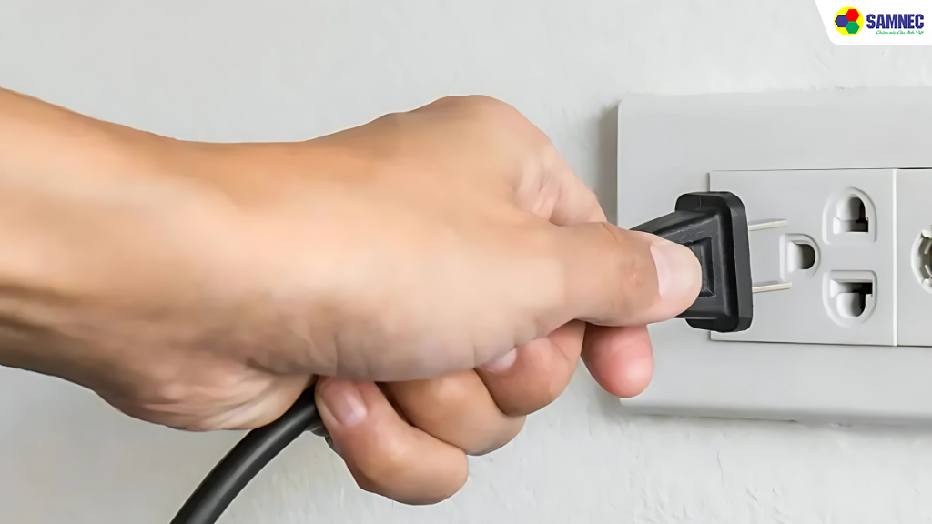 Bước 2: Kiểm tra nguồn điện cấp