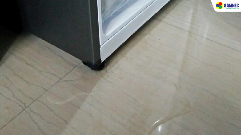 Tủ lạnh bị chảy nước