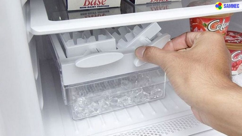 Khay đổ đá bị kẹt