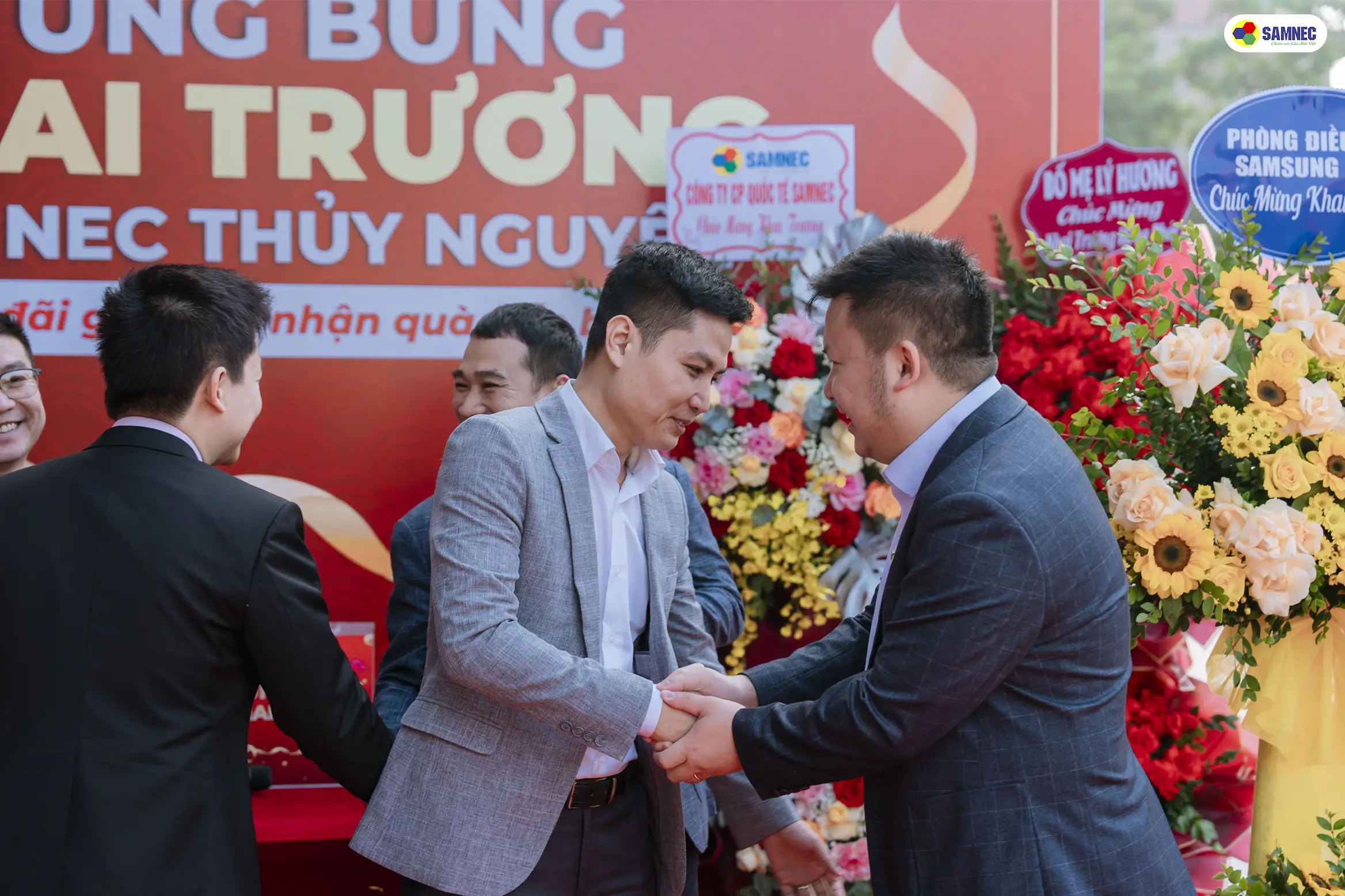 Khai trương samnec thủy nguyên có sự hiện diện của các hãng