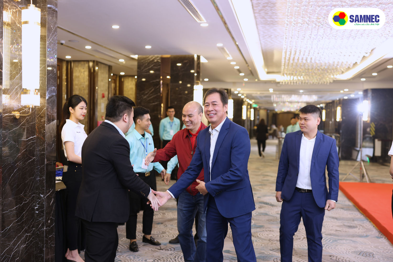 Đón tiếp khách của chương trình Bốc thăm may mắn Phúc lộc tràn đầy