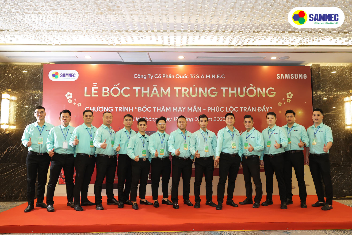 Đội nhân viên của chương trình Bốc thăm may mắn Phúc lộc tràn đầy
