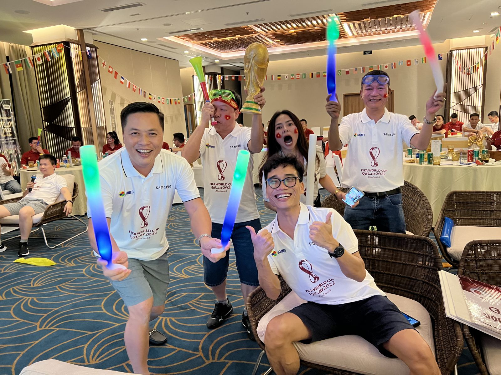 CHỤP TẬP THỂ SAMNEC