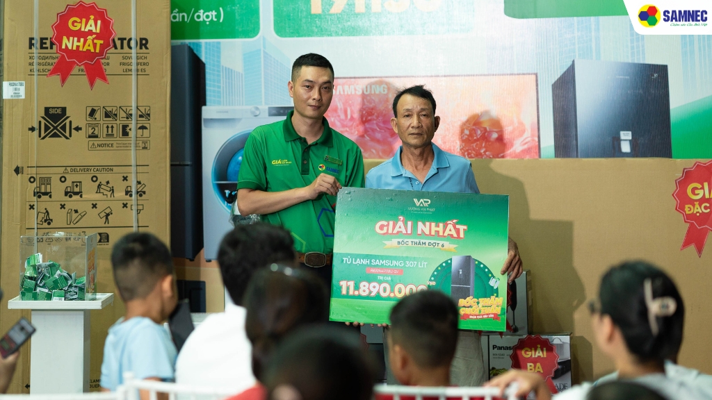 Giải nhất: Tủ lạnh Samsung Inverter 307 lít RB30N4170BU/SV