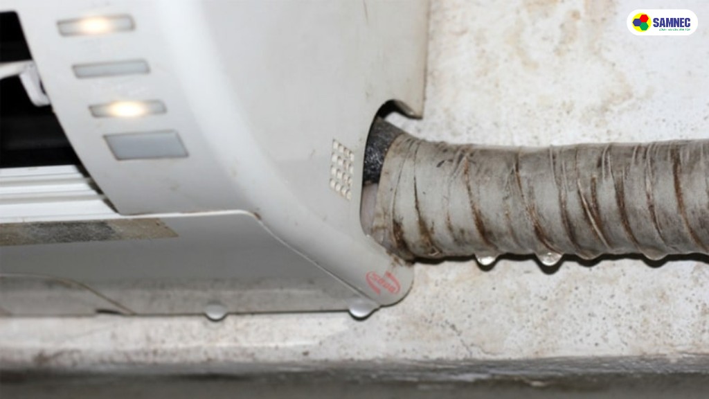 Máy lạnh Toshiba bị chảy nước có ảnh hưởng gì không?