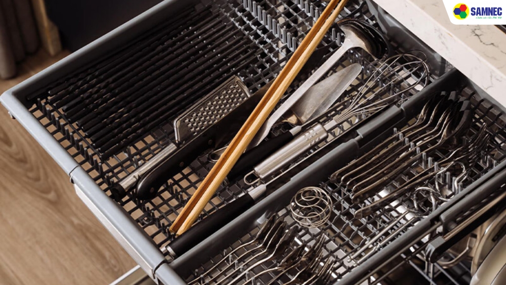 Cách xếp bát vào máy rửa bát ở giá thứ ba (nếu có)