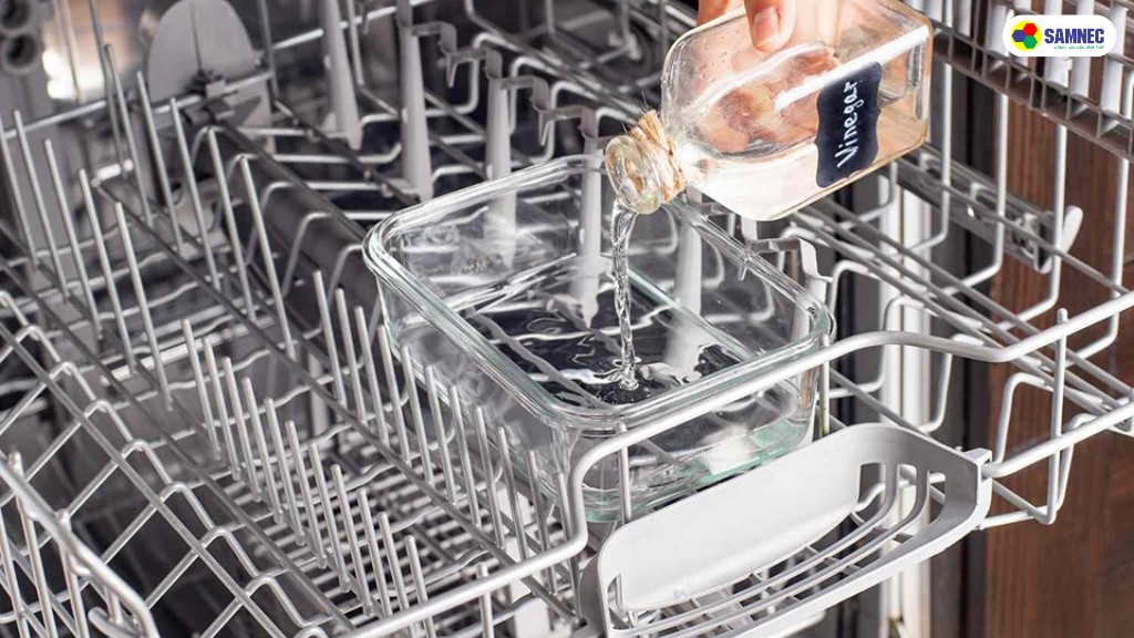 Thường xuyên khử mùi cho máy rửa chén