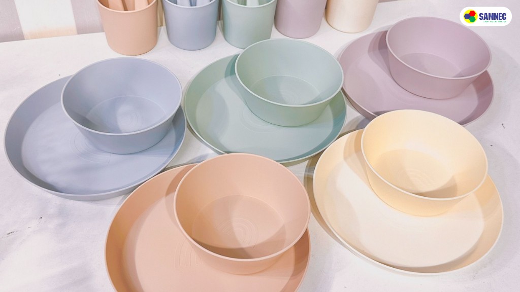 Vật dụng bằng nhựa