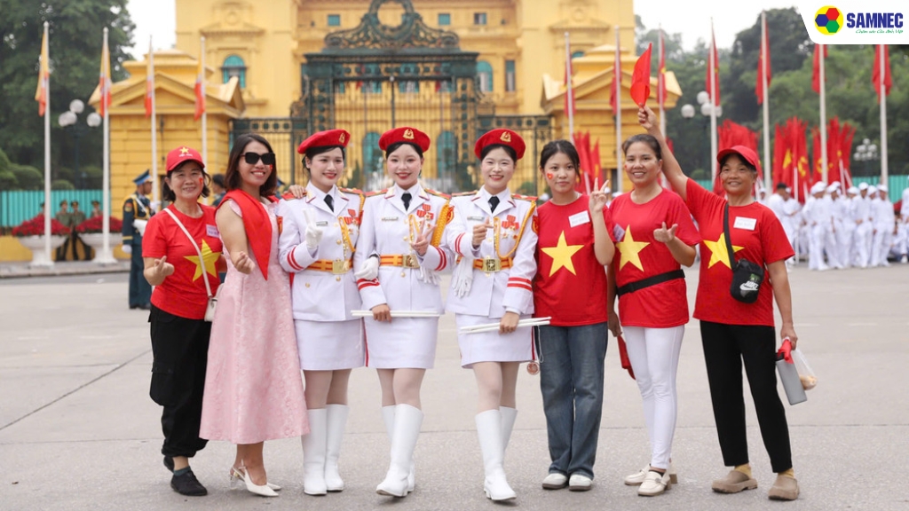 Trang phục phù hợp thời tiết và tính chất sự kiện