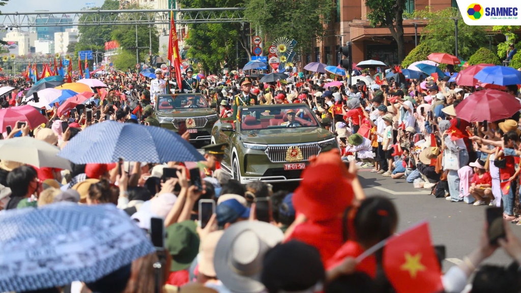 Chụp ảnh, quay phim đúng cách, không cản trở người khác