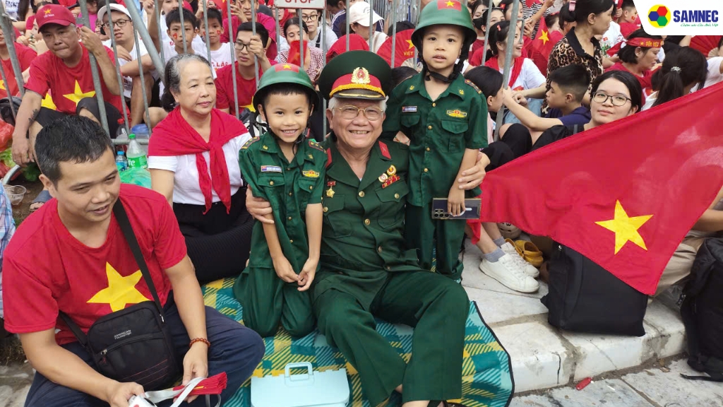 Ứng xử văn minh trong đám đông xem diễu binh