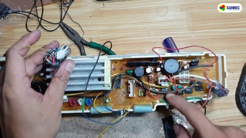 bo mạch máy giặt toshiba hỏng