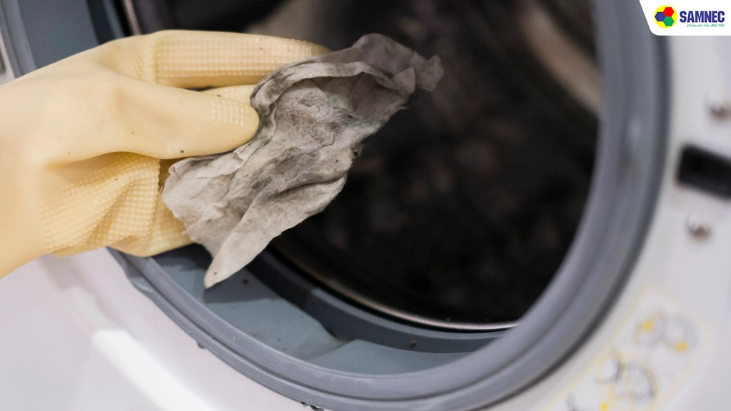 Vì sao cần vệ sinh máy giặt định kỳ?