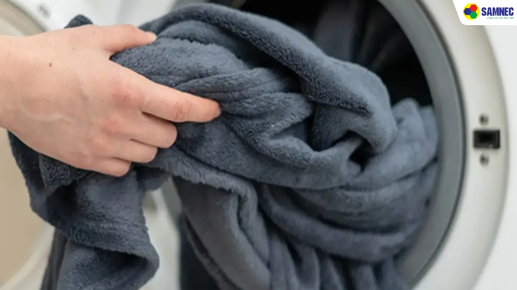 Máy giặt bao nhiêu kg thì giặt được chăn